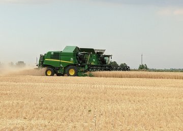 Аграрії Харківщини завершують збирати врожай озимих культур