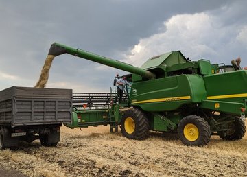 Аграрії Харківщини зібрали більш як 1,2 мільйона тонн зерна
