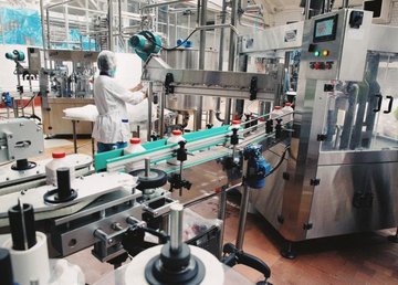 Алексей Кучер ознакомился с работой Харьковского молочного комбината Алексей Кучер ознакомился с работой Харьковского молочного комбината