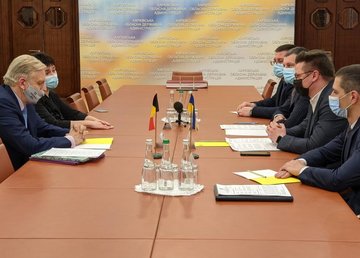 Антон Деньгуб и Роман Семенуха встретились с Послом Бельгии в Украине Алексом Ленартсом Антон Деньгуб и Роман Семенуха встретились с Послом Бельгии в Украине Алексом Ленартсом