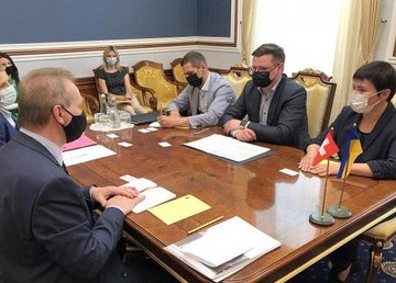 Антон Деньгуб встретился с Послом Швейцарии в Украине Клодом Вильдом Антон Деньгуб встретился с Послом Швейцарии в Украине Клодом Вильдом