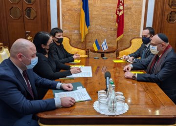 Айна Тимчук встретилась с Чрезвычайным и Полномочным Послом Государства Израиль в Украине Джоэлом Лионом Айна Тимчук встретилась с Чрезвычайным и Полномочным Послом Государства Израиль в Украине Джоэлом Лионом