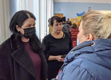 Айна Тимчук встретилась с жителями Двуречанского района, потерявшими дома в результате пожара Айна Тимчук встретилась с жителями Двуречанского района, потерявшими дома в результате пожара