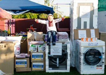 Багатодітним сім'ям Красноградського району передали допомогу від Фундації Олени Зеленської