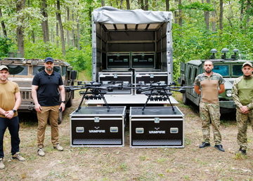 Бійцям спецпідрозділу CODE 9.2 передали 10 ударних БПЛА