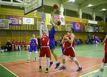 БК "Политехник" завершил тур первого этапа двумя победами