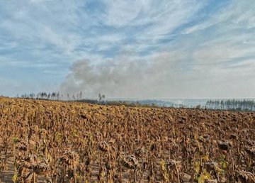 Более десятка агрофирм Двуречанского района помогают тушить пожар