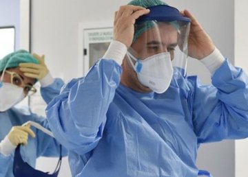 Больнице №17 нужны врачи для лечения больных коронавирусом Больнице №17 нужны врачи для лечения больных коронавирусом