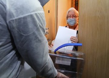 Больные коронавирусом могут проголосовать дома  Больные коронавирусом могут проголосовать дома