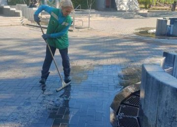 Бригады «Харьковзеленстроя» убирают зоны отдыха