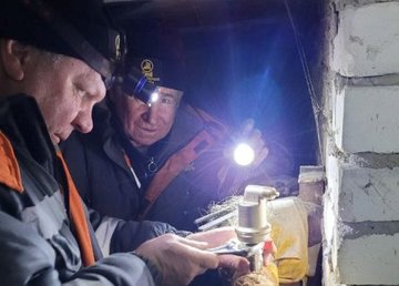 Бригады «Теплосетей» ликвидируют последствия ночных обстрелов и возобновляют услуги Бригады «Теплосетей» ликвидируют последствия ночных обстрелов и возобновляют услуги