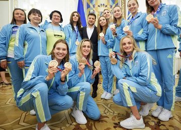 "Бронзовые" харьковские олимпийцы получили награды от Президента