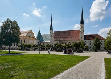 Бургомистр Альтеттинга: Геннадия Кернеса очень уважали за его заслуги 