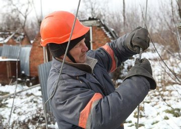 Через бойові дії без електроенергії залишаються більш ніж 18 тисяч споживачів Харківщини