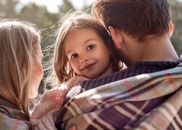 Цифровізуємо процес усиновлення: на порталі Дія доступні 5 нових послуг Цифровізуємо процес усиновлення: на порталі Дія доступні 5 нових послуг