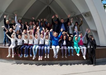 Воспитанники хореографической школы презентовали флешмоб ко Дню защиты детей Воспитанники хореографической школы презентовали флешмоб ко Дню защиты детей