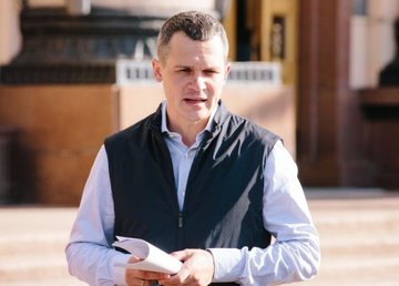 Давайте объединяться, тогда точно победим COVID. Алексей Кучер Давайте объединяться, тогда точно победим COVID. Алексей Кучер