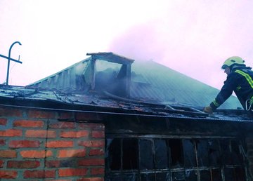 Дергачевский район: из-за короткого замыкания электрической сети произошел пожар в частном доме