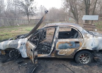 Дергачевский район: пожарные потушили пожар в автомобиле Дергачевский район: пожарные потушили пожар в автомобиле