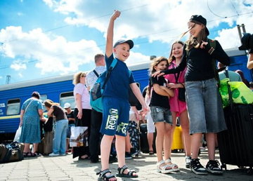 Діти Харківщини вирушили на відпочинок до Закарпаття та Київщини Діти Харківщини вирушили на відпочинок до Закарпаття та Київщини