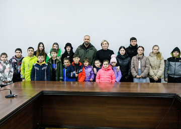 Дітям, які виховуються без батьків, передали ноутбуки