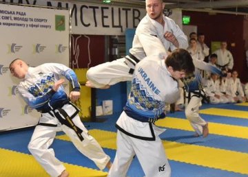 Для харьковчан провели открытое занятие по таэквондо Для харьковчан провели открытое занятие по таэквондо