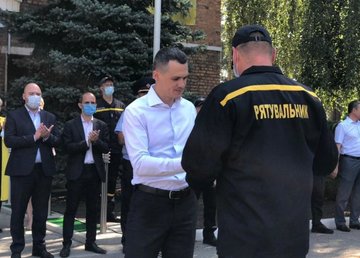 Для меня спасатель - это олицетворение мужества. Алексей Кучер Для меня спасатель - это олицетворение мужества. Алексей Кучер