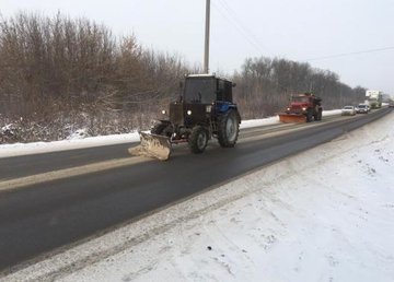 Для обеспечения проезда на дорогах в течение суток было задействовано 145 единиц спецтехники