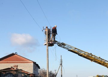 До ще одного деокупованого села на Ізюмщині повернули світло