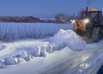 Дорожні служби Харківської області працюють цілодобово в посиленому режимі