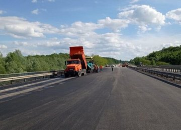 Дорожники обеспечивают проезд по пути Харьков-Красноград-Перещепино-Днепр Дорожники обеспечивают проезд по пути Харьков-Красноград-Перещепино-Днепр