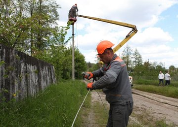 Енергетики повністю заживили село Студенок на Ізюмщині