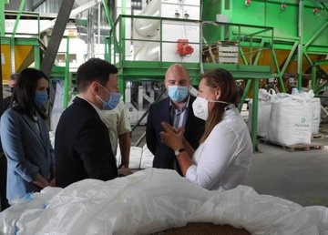 Евгений Грицков посетил два предприятия Коломакского района Евгений Грицков посетил два предприятия Коломакского района