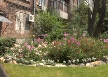 В центре Харькова благоустраивают дворы В центре Харькова благоустраивают дворы