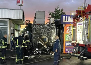 г. Харьков: спасатели ликвидировали 4 пожара в передвижных табачных киосках г. Харьков: спасатели ликвидировали 4 пожара в передвижных табачных киосках