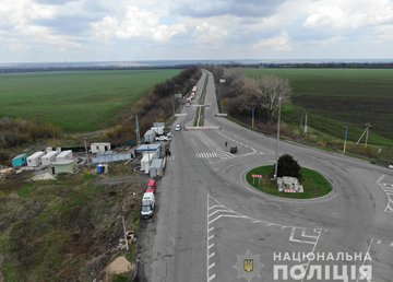 Глава харьковской полиции посетил полицейских, несущих службу на востоке страны