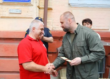 Глава ХОВА вручил награды работникам экстренной медицины Харьковщины