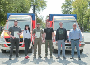 Харківська область від міжнародних партнерів отримала два санітарні автомобілі