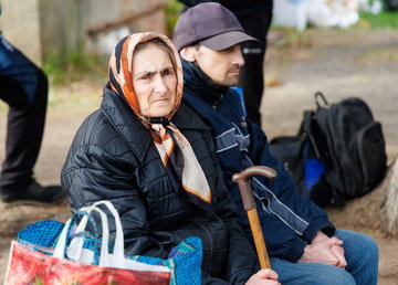 Харківська ОВА об’єднала гуманітарні організації і спільно допомогають людям, які виїжджають із фронтових населених пунктів