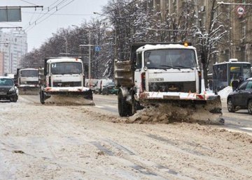 Харьковчан просят не парковать машины на обочинах и не заграждать въезды во дворы