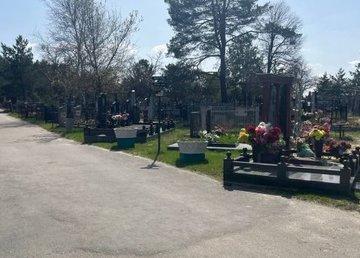 Харьковчан просят пока не ходить на кладбища 