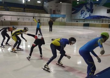 Харьковчане завоевали 17 наград на чемпионате Украины по шорт-треку Харьковчане завоевали 17 наград на чемпионате Украины по шорт-треку
