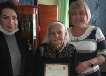 Харьковчанка, ветеран Второй мировой войны отметила столетний юбилей  Харьковчанка, ветеран Второй мировой войны отметила столетний юбилей