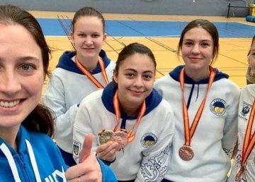 Харьковчанки победили на международном юниорском турнире по бадминтону