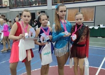 Харьковчанки триумфально выступили на всеукраинских соревнованиях по фигурному катанию на роликах