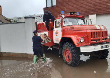 Харьковская область: в результате непогоды спасатели оказывали помощь населению Харьковская область: в результате непогоды спасатели оказывали помощь населению