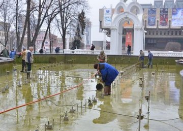 Харьковские фонтаны готовят к зиме Харьковские фонтаны готовят к зиме