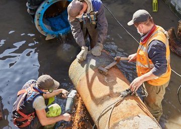 Харьковские коммунальщики готовят водопроводные сети к отопительному сезону 