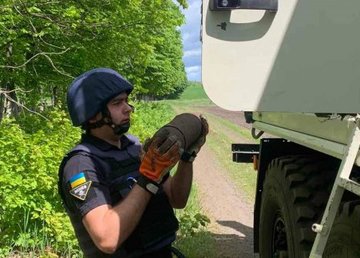 Харьковские пиротехники за сутки обезвредили 16 вражеских боеприпасов Харьковские пиротехники за сутки обезвредили 16 вражеских боеприпасов