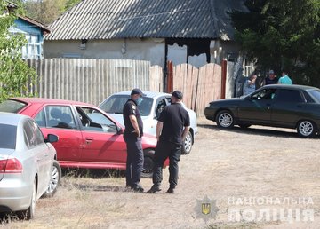 Харьковские полицейские помогают жителям районов, пострадавших от последствий масштабных пожаров в экосистемах области